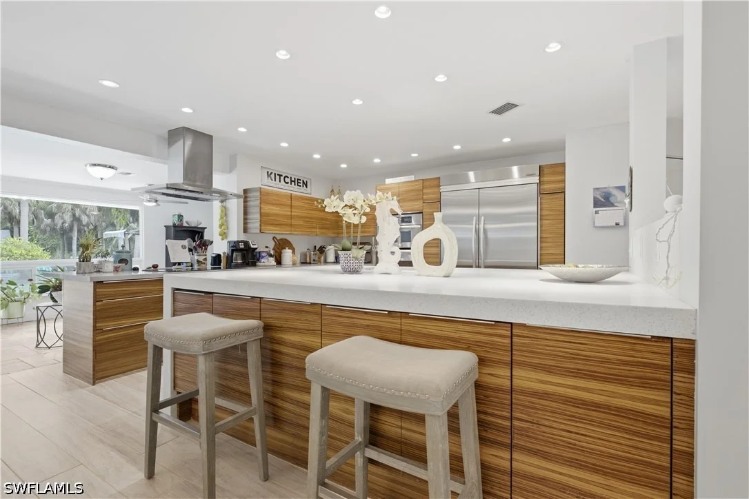 Photo of 150 Logan Boulevard N