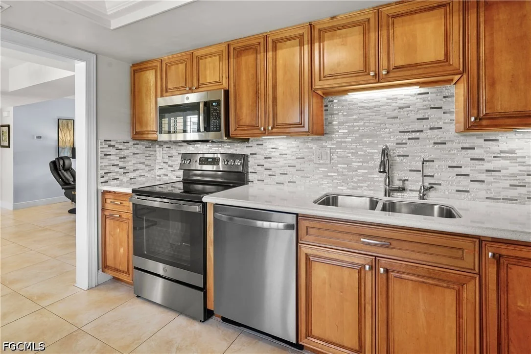 Photo of Unit 105 at 413 Augusta Boulevard