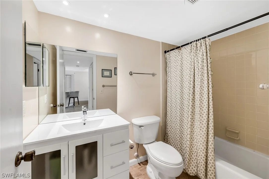 Photo of Unit B106 at 4955 Pepper Circle