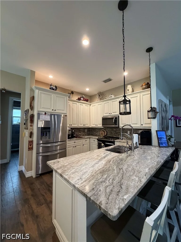 Photo of 190 2nd Street SE
