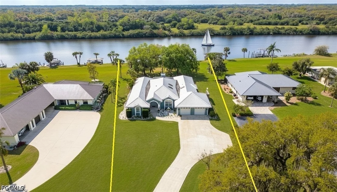 Photo of 1261 Riverbend Drive