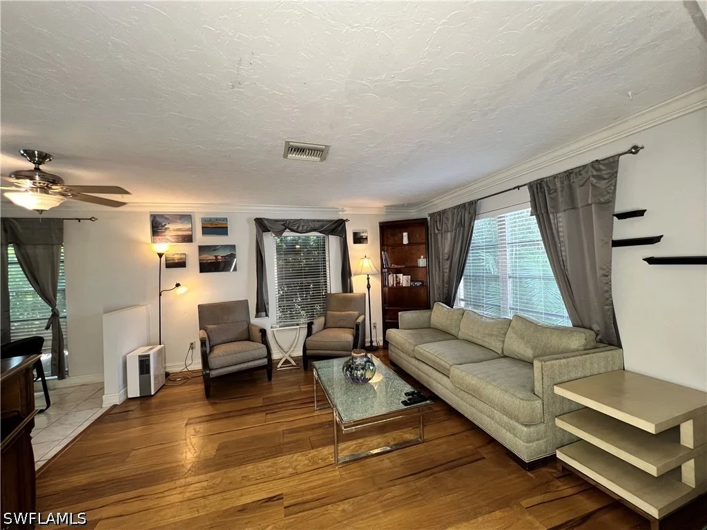 Photo of 690 95th Avenue N