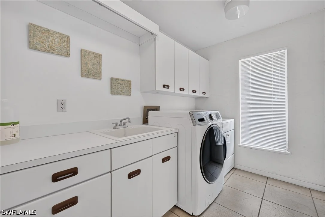 Photo of 240 Stonegate Court