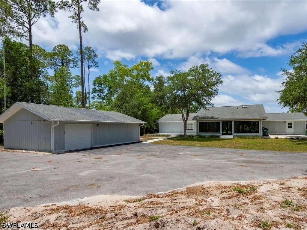 Photo of 6800 Bottlebrush Lane