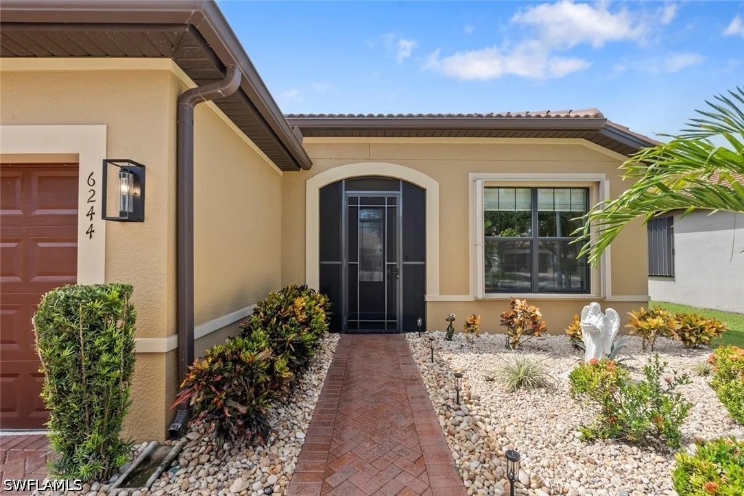 Photo of 6244 Victory Drive