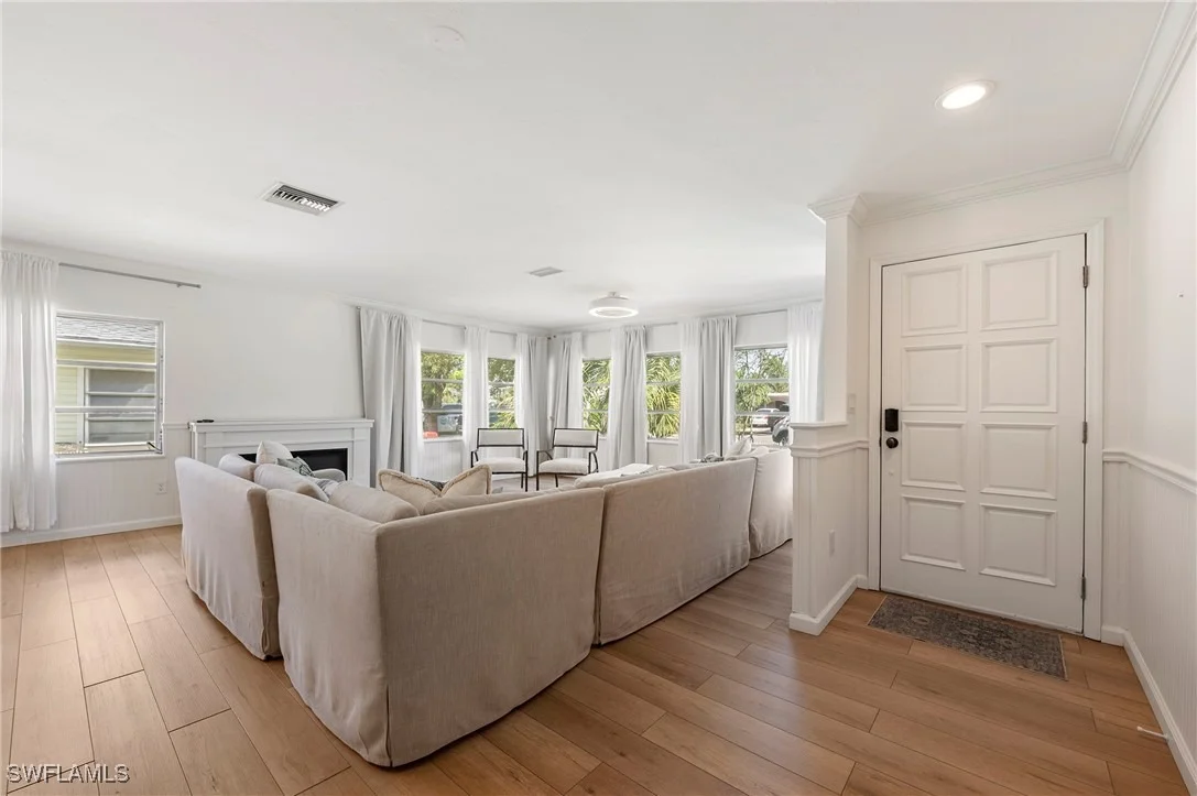 Photo of 2432 Washington Avenue