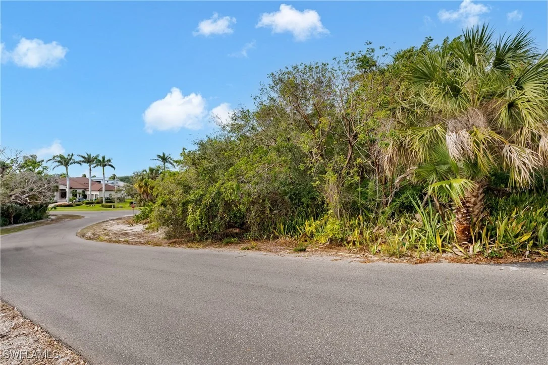 Photo of 889 Scott Drive