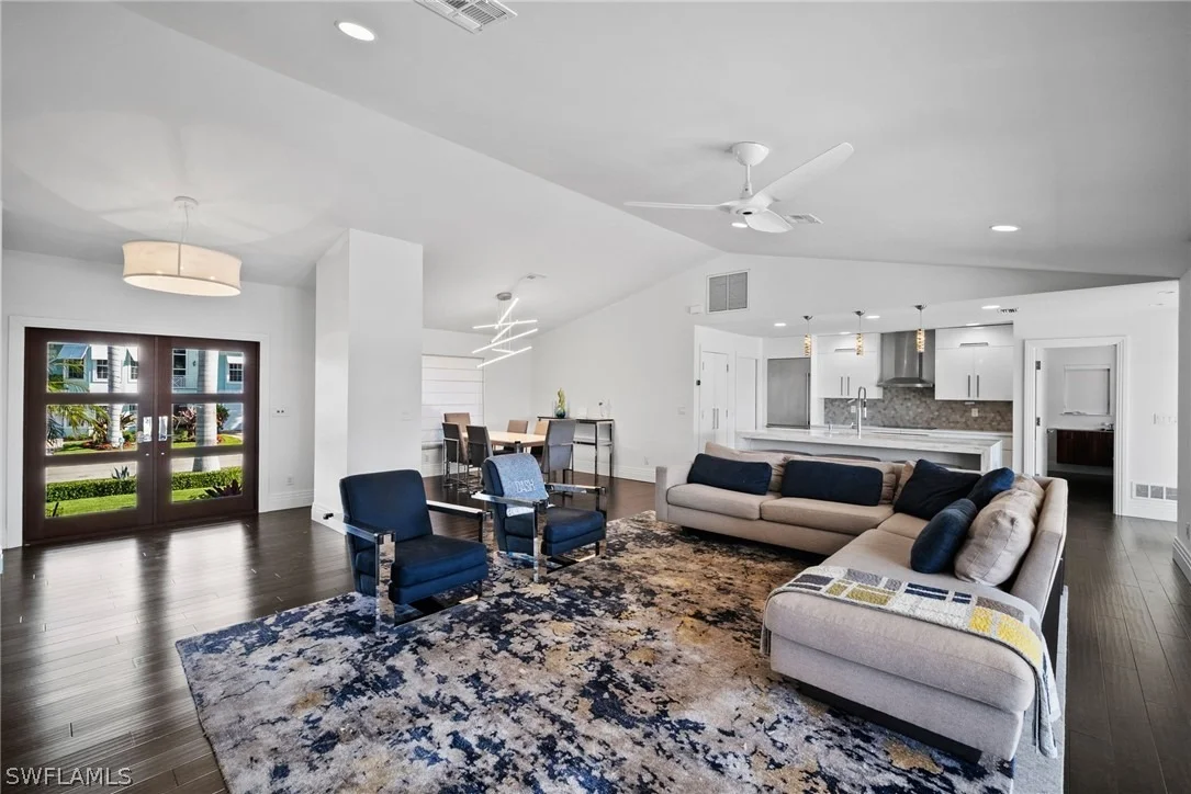 Photo of 266 Egret Avenue