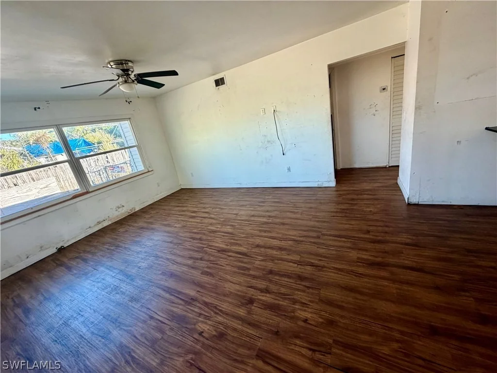 Photo of 2632 Weeks Avenue