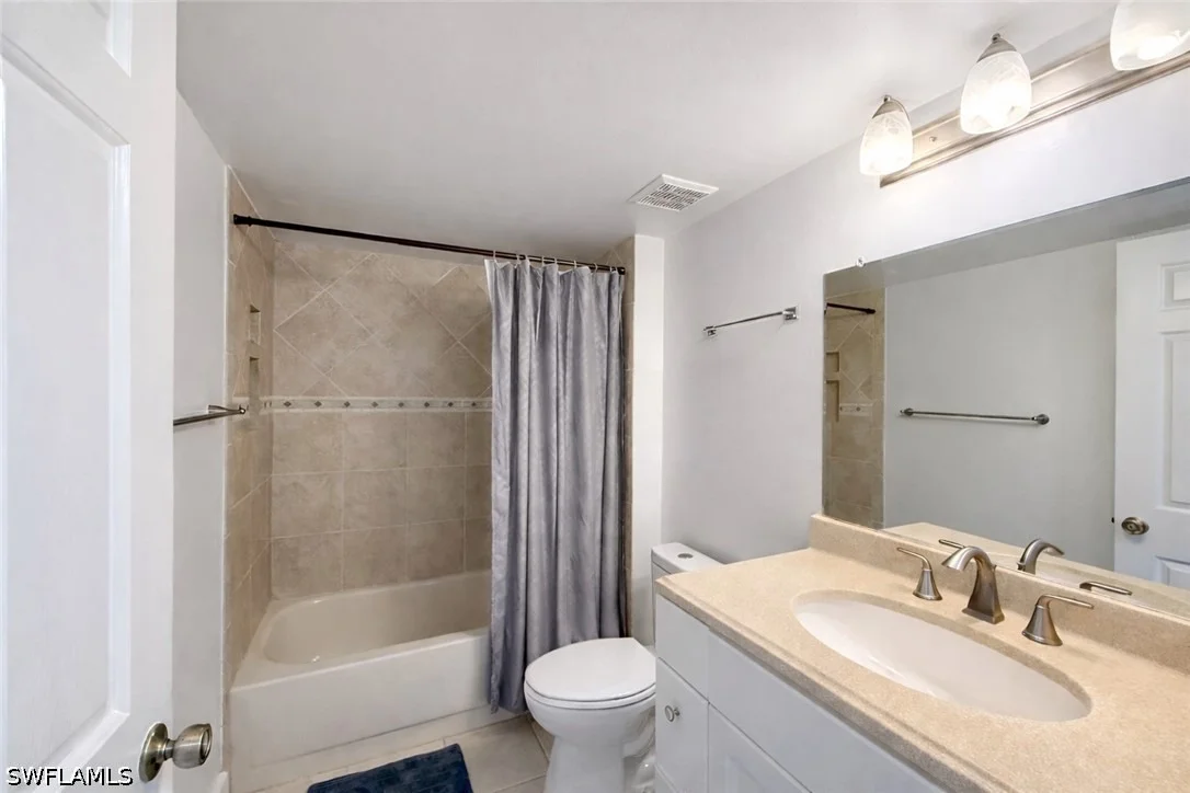 Photo of Unit E104 at 534 Augusta Boulevard