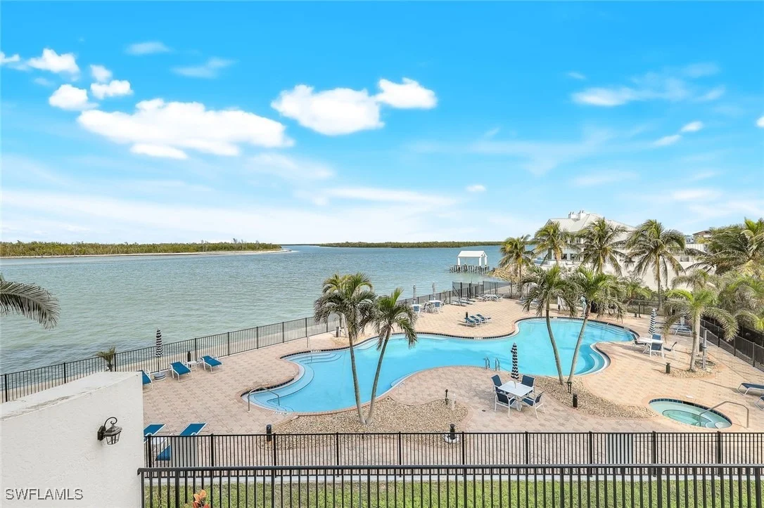 Photo of Unit 206 at 700 La Peninsula Boulevard