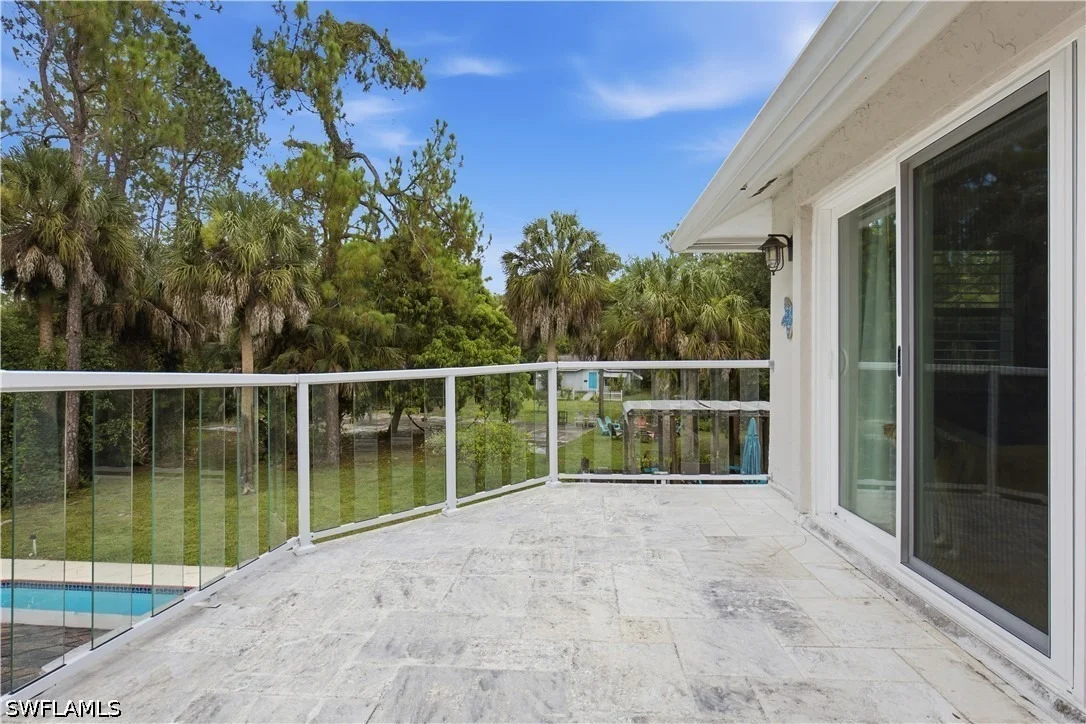 Photo of 150 Logan Boulevard N