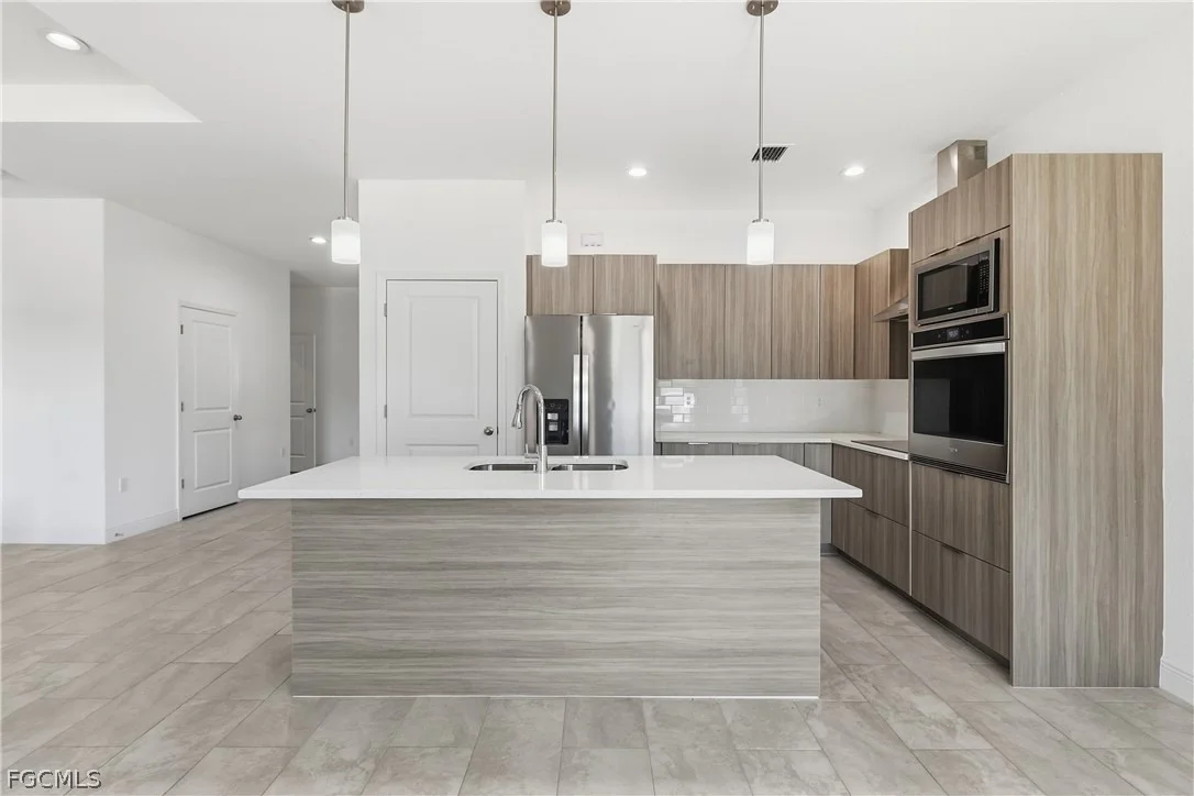 Photo of 1300 E BUCKNELL Lane