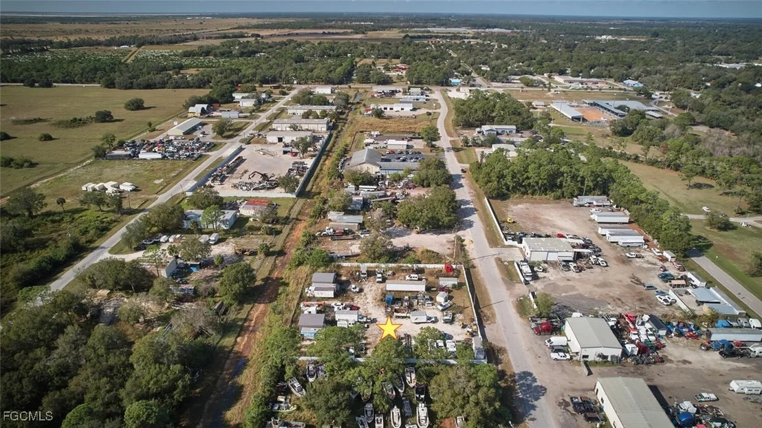 Photo of 319 N Industrial Loop