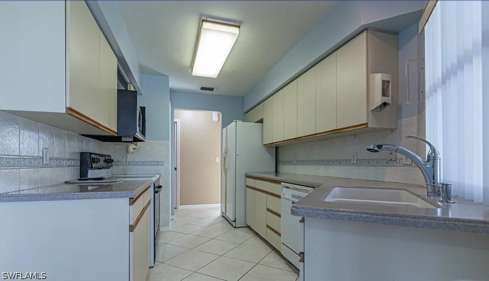 Photo of 1620 Forest Lakes Boulevard