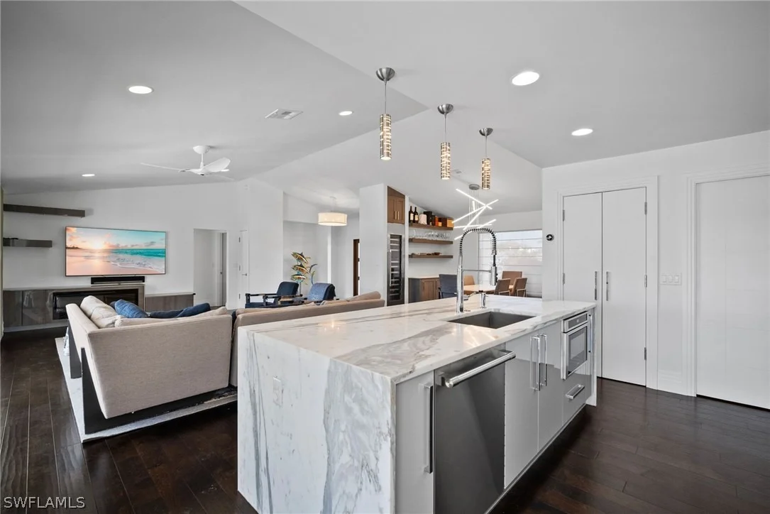 Photo of 266 Egret Avenue