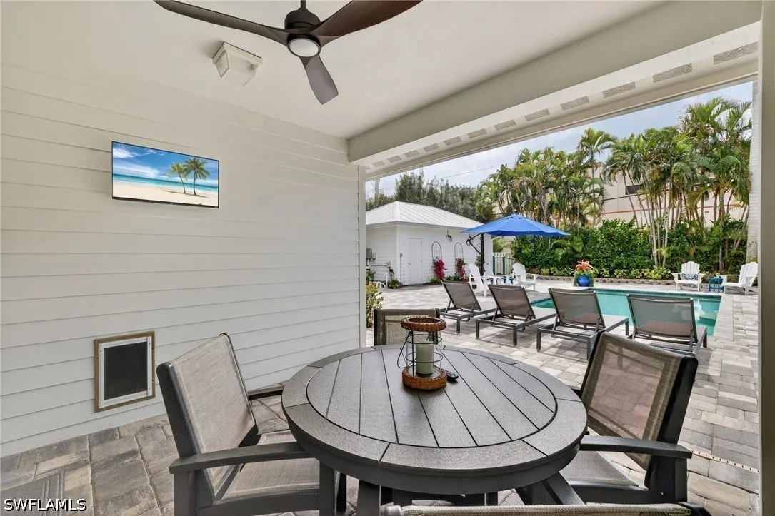 Photo of 740 5th Avenue N