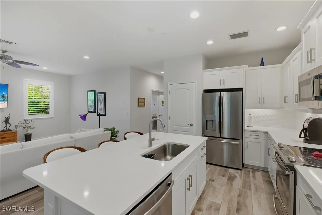 Photo of Unit 1908 at 6947 Avalon Circle