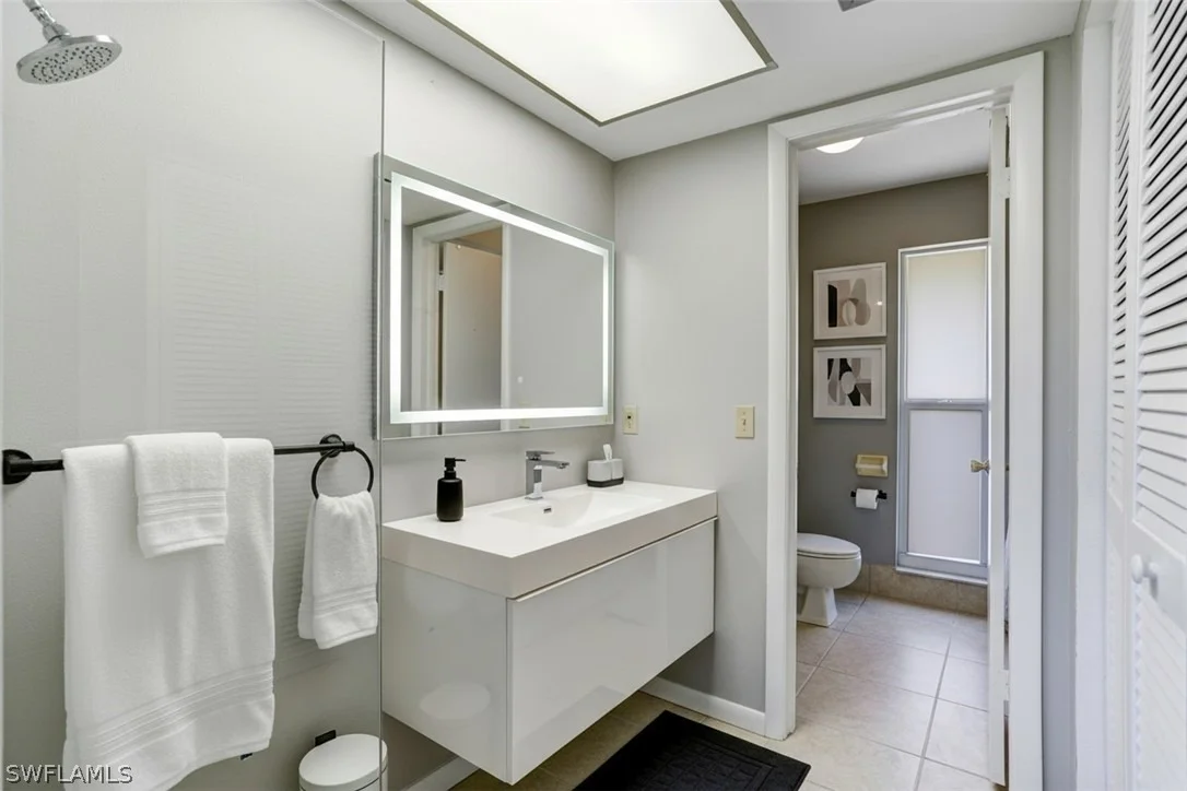 Photo of Unit 732 at 355 Palm Drive