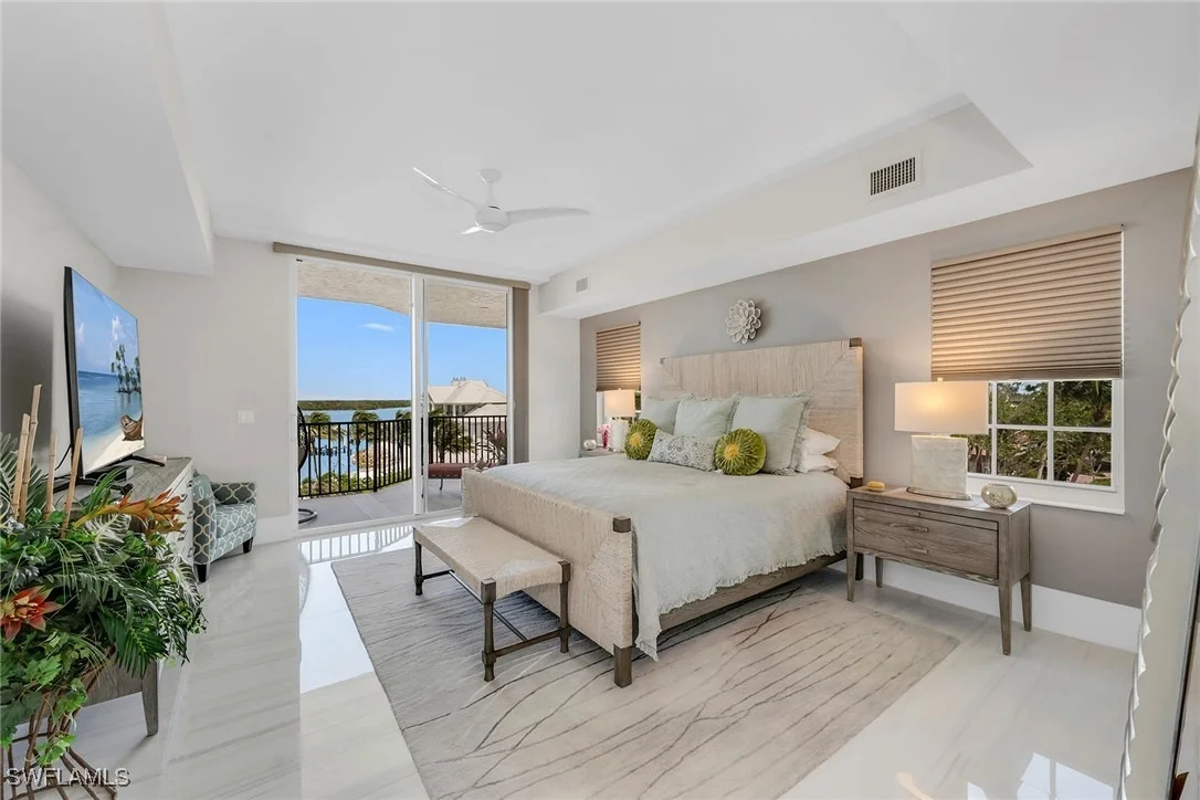 Photo of Unit 306 at 700 La Peninsula Boulevard