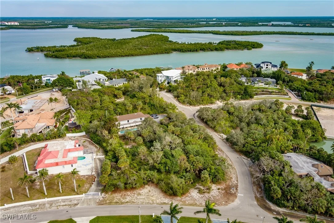 Photo of 889 Scott Drive