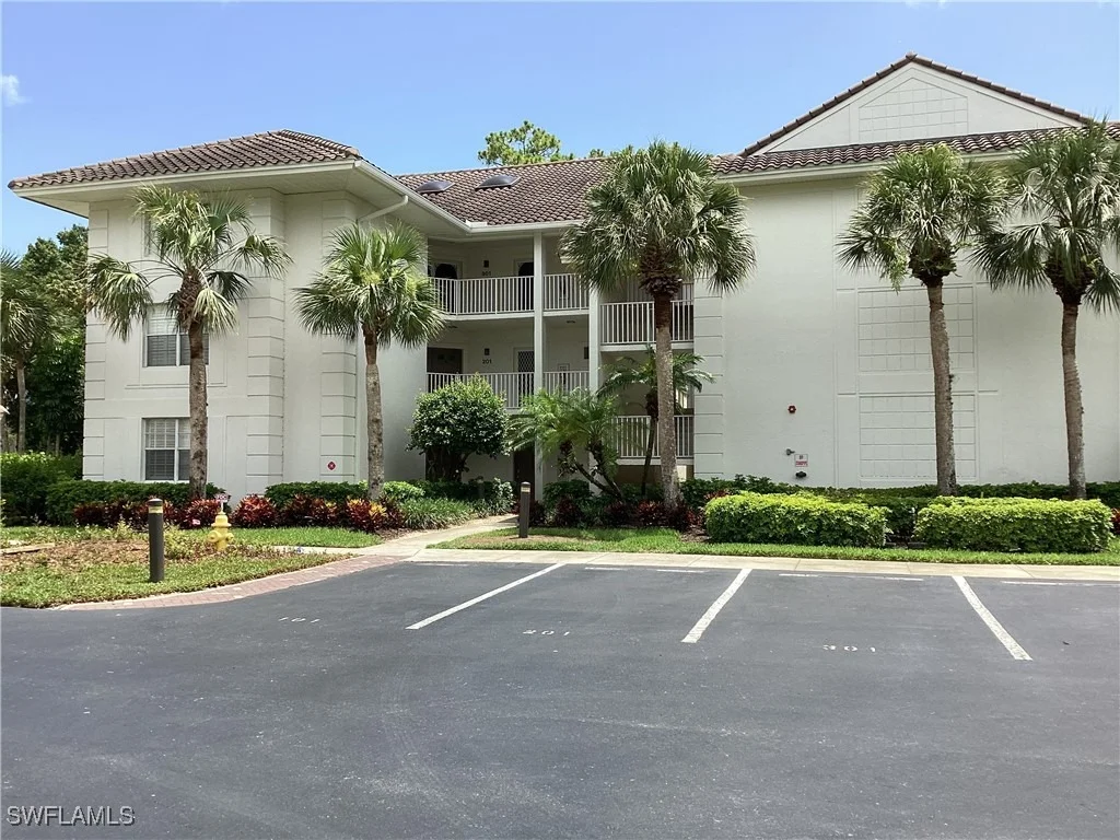 Photo of Unit 202 at 782 Eagle Creek Drive