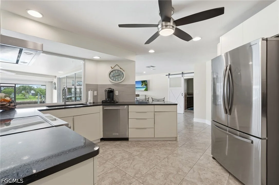 Photo of 418 Avalon Drive