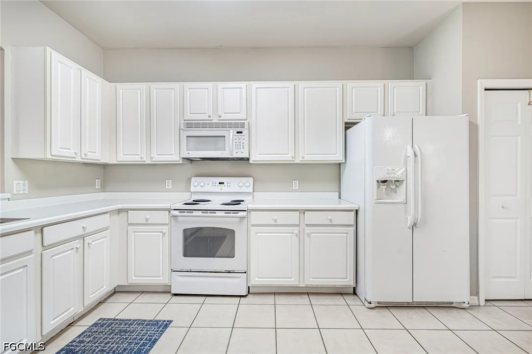 Photo of Unit 5 at 9812 Foxhall Way