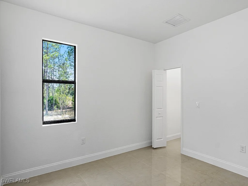 Photo of 902 Williams Avenue
