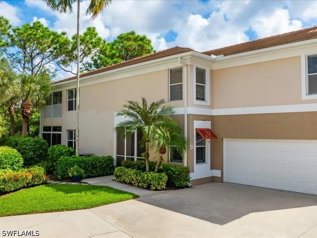 Photo of Unit 101 at 905 Carrick Bend Circle