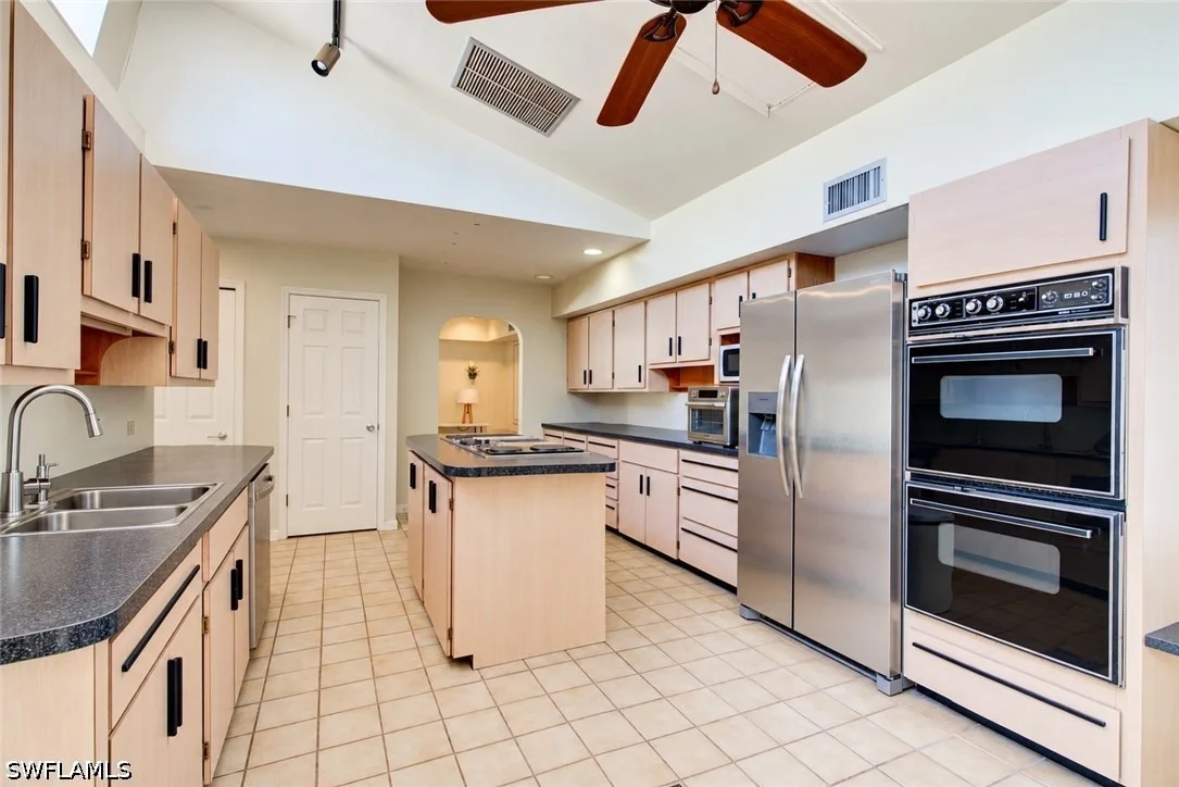 Photo of 11 Capri Boulevard