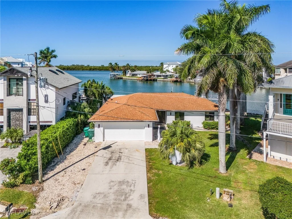 Photo of 121 JAMAICA Drive
