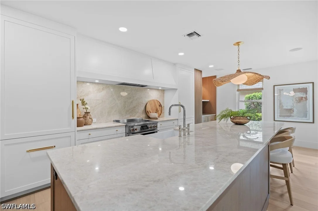 Photo of 189 Edgemere Way S
