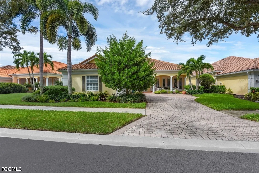 Photo of 5843 Charlton Way