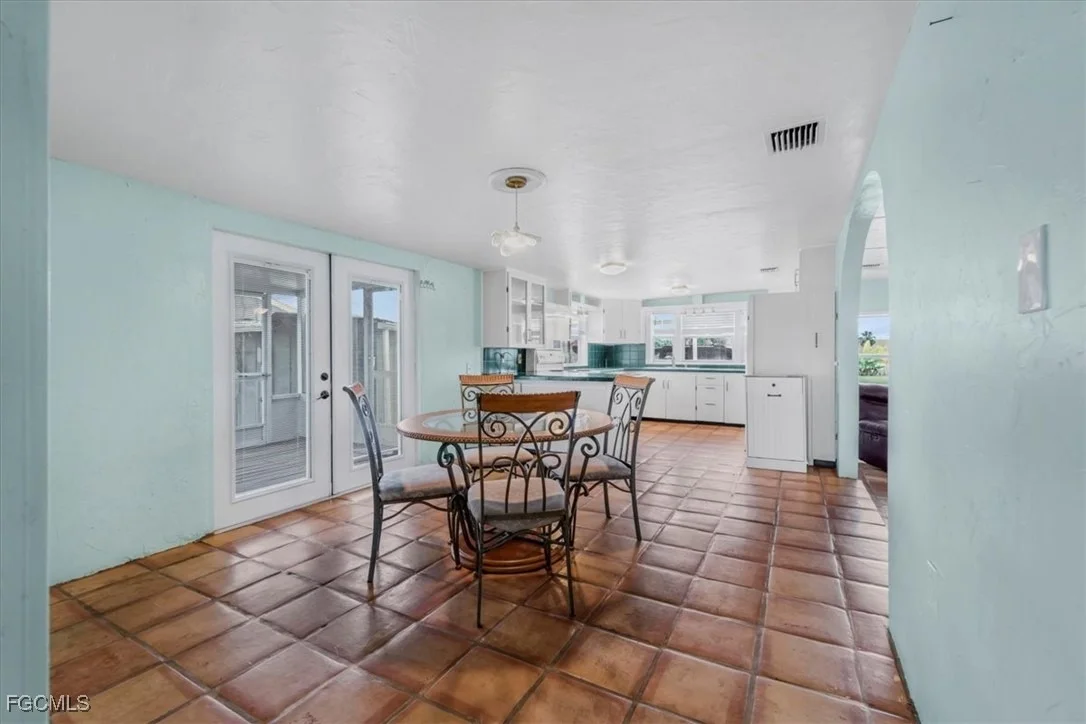 Photo of 1083 Sunset Strip