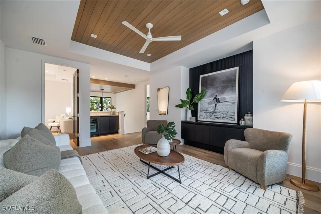 Photo of 349 2nd Avenue N