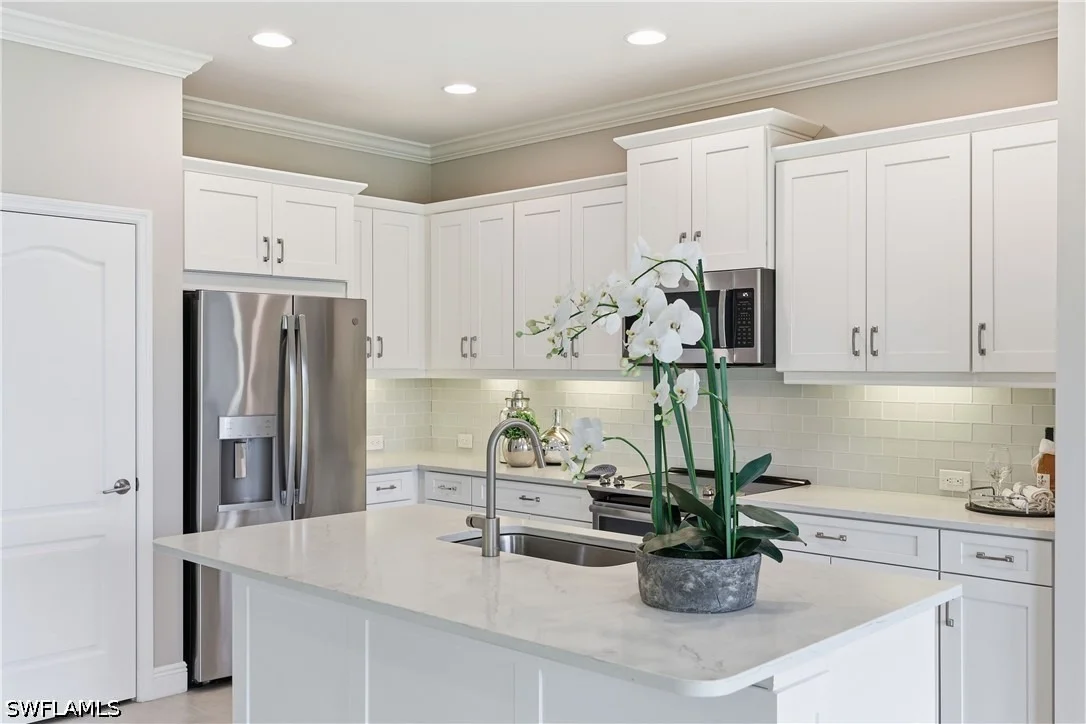 Photo of Unit 908 at 6966 Avalon Circle