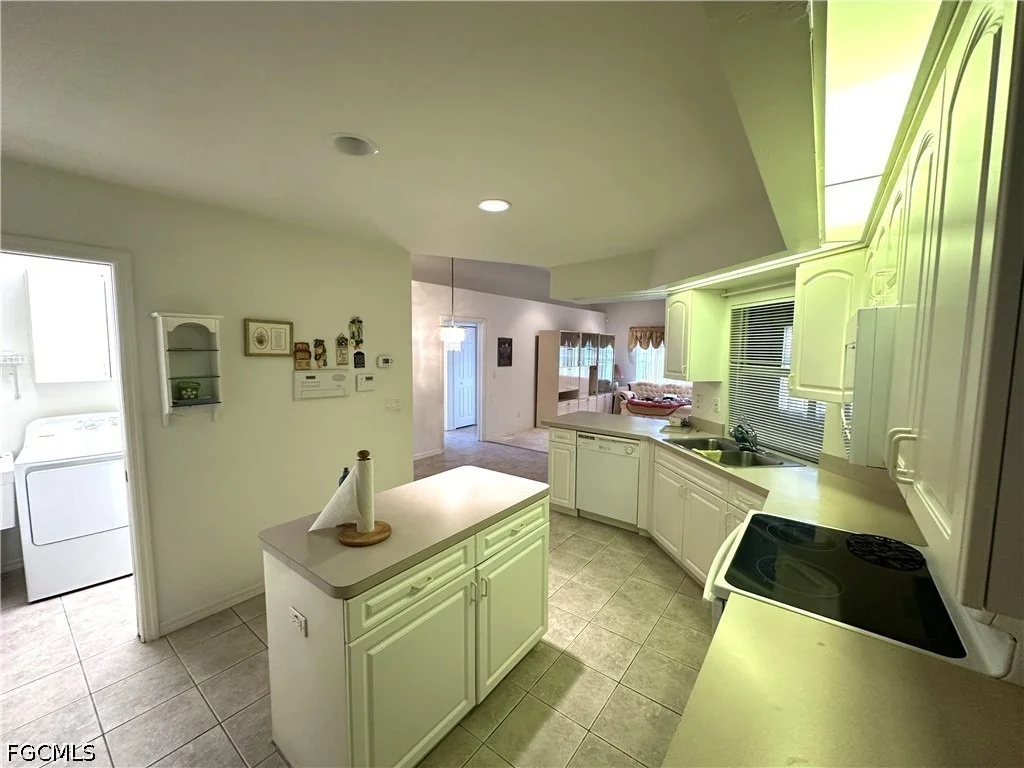 Photo of 2409 Del Ray Place