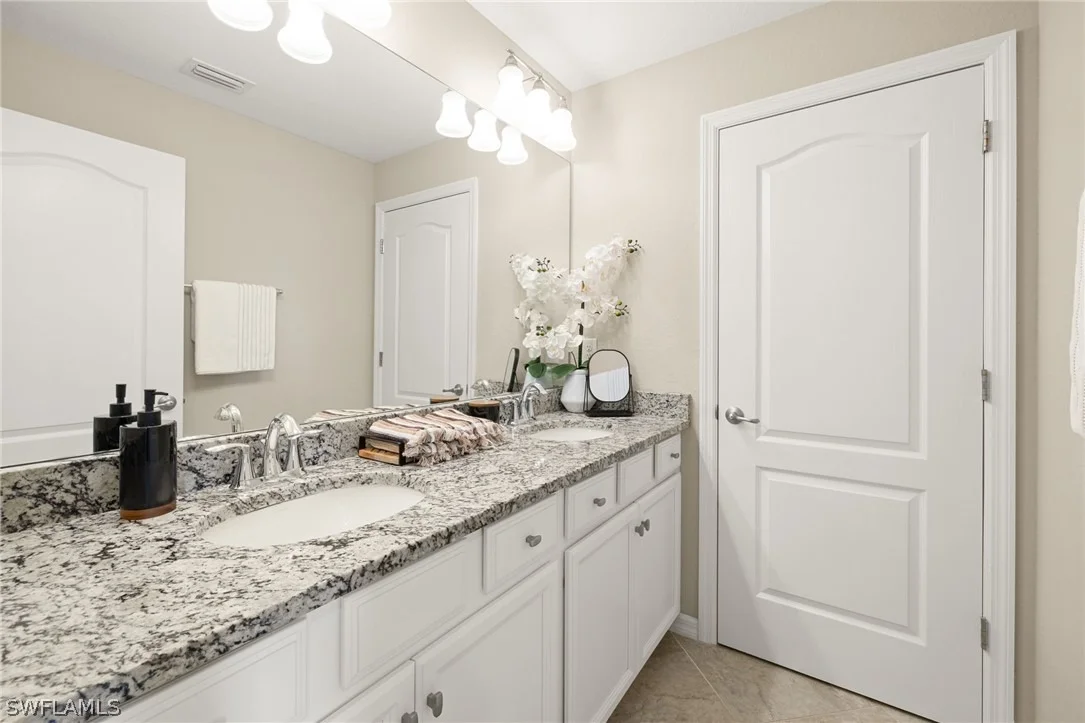 Photo of 9258 Shadow Oak Lane