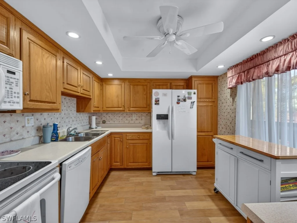 Photo of Unit 206 at 413 Augusta Boulevard