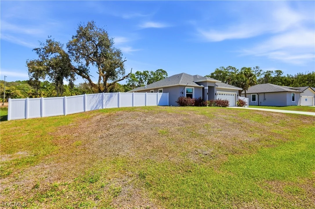Photo of 1300 E BUCKNELL Lane