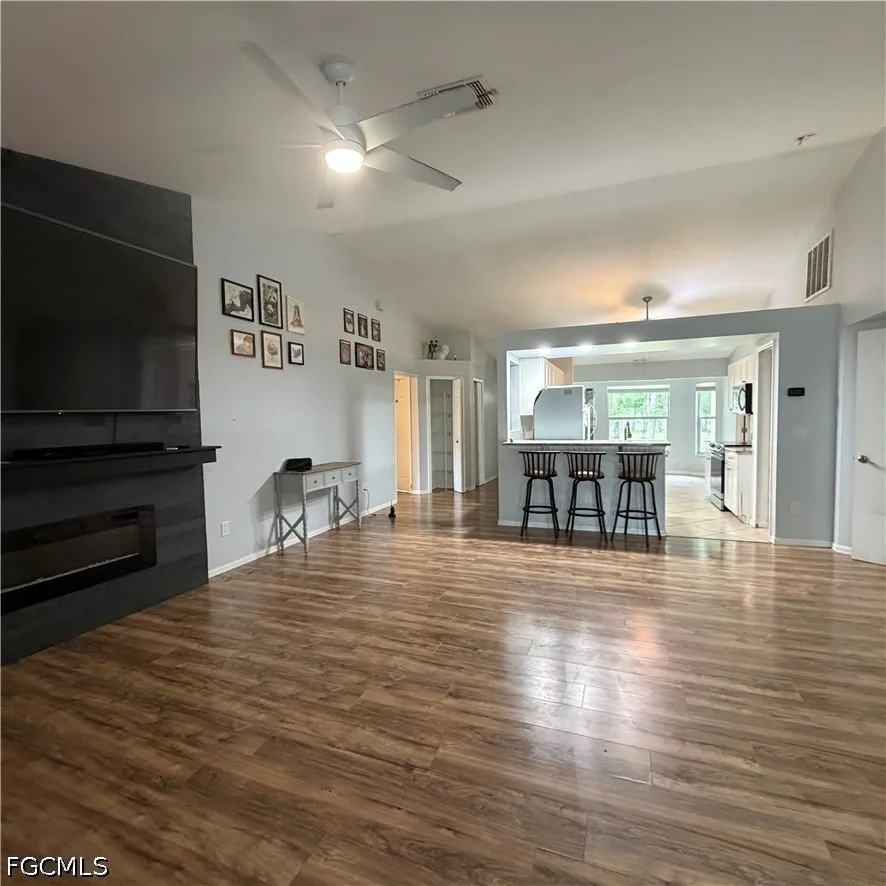 Photo of 281 8th Street SE
