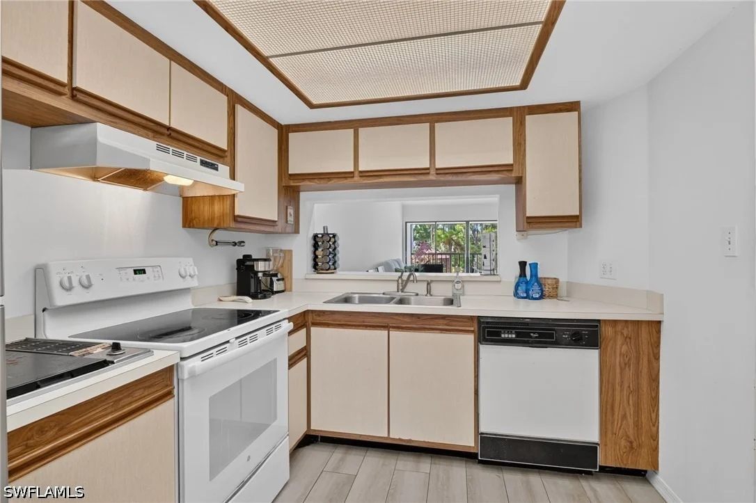 Photo of Unit 7 at 909 Augusta Boulevard