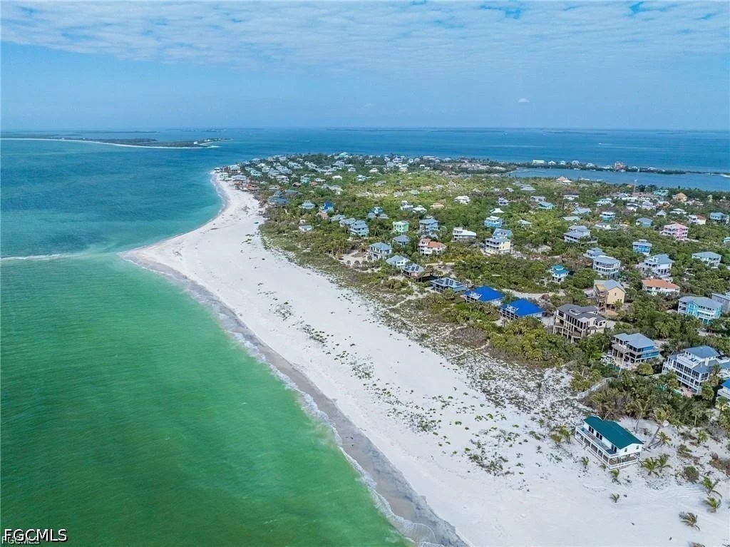 Photo of 484 Gulf Bend Drive