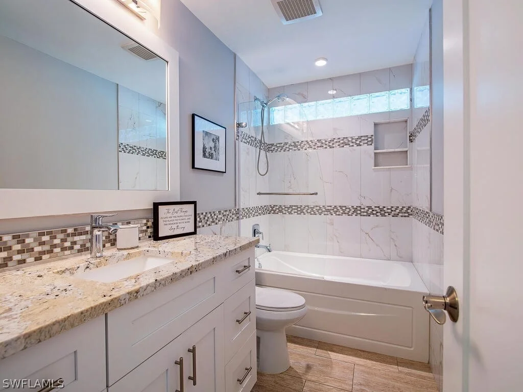 Photo of 3165 Lakeview Drive