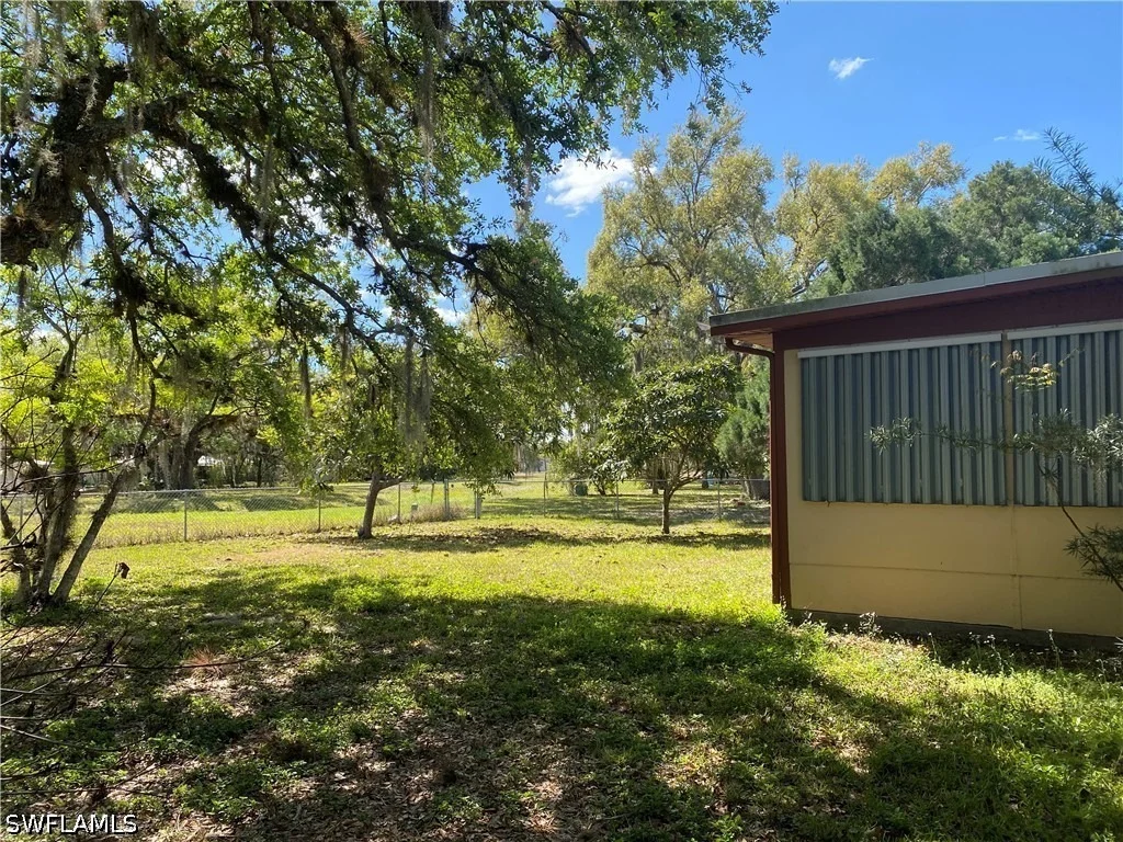 Photo of 4014 N Edgewater Circle