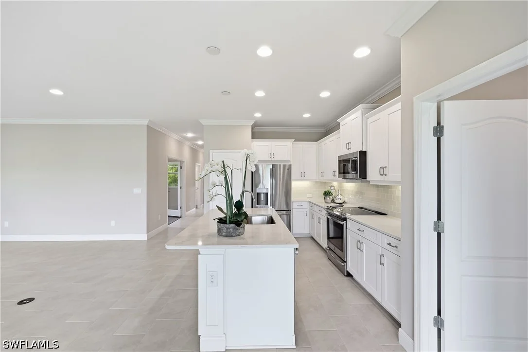 Photo of Unit 908 at 6966 Avalon Circle