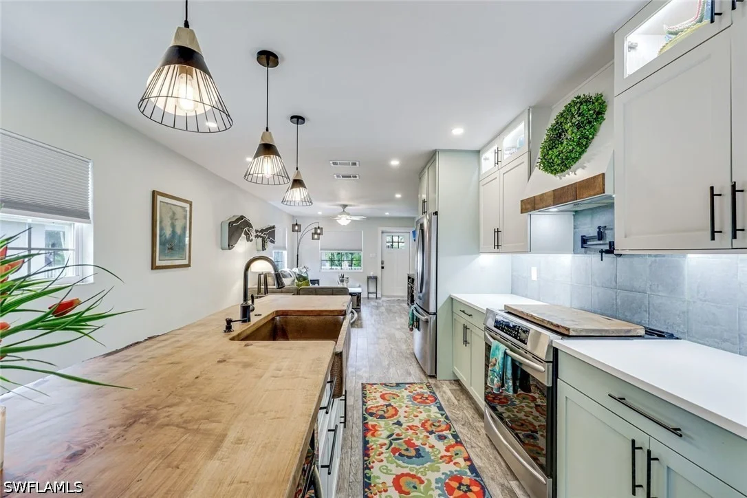 Photo of 2385 Sunset Avenue
