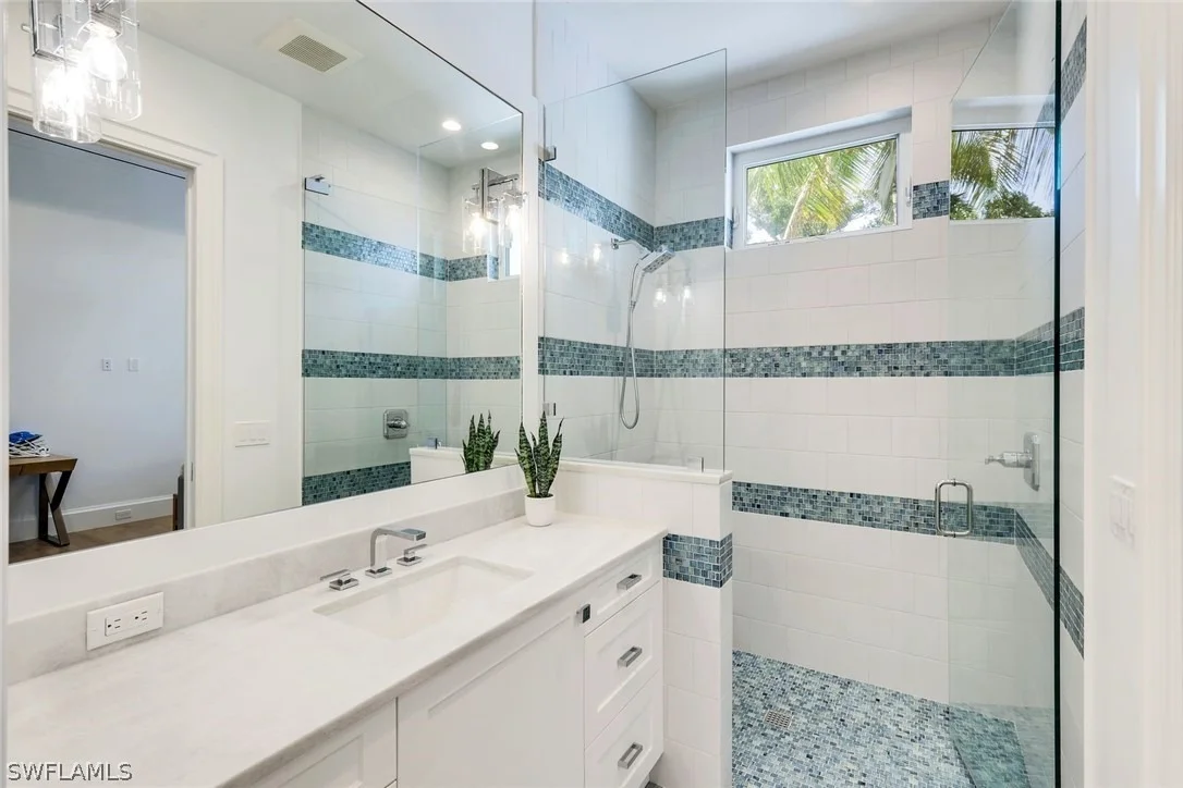 Photo of 730 Harbour Drive