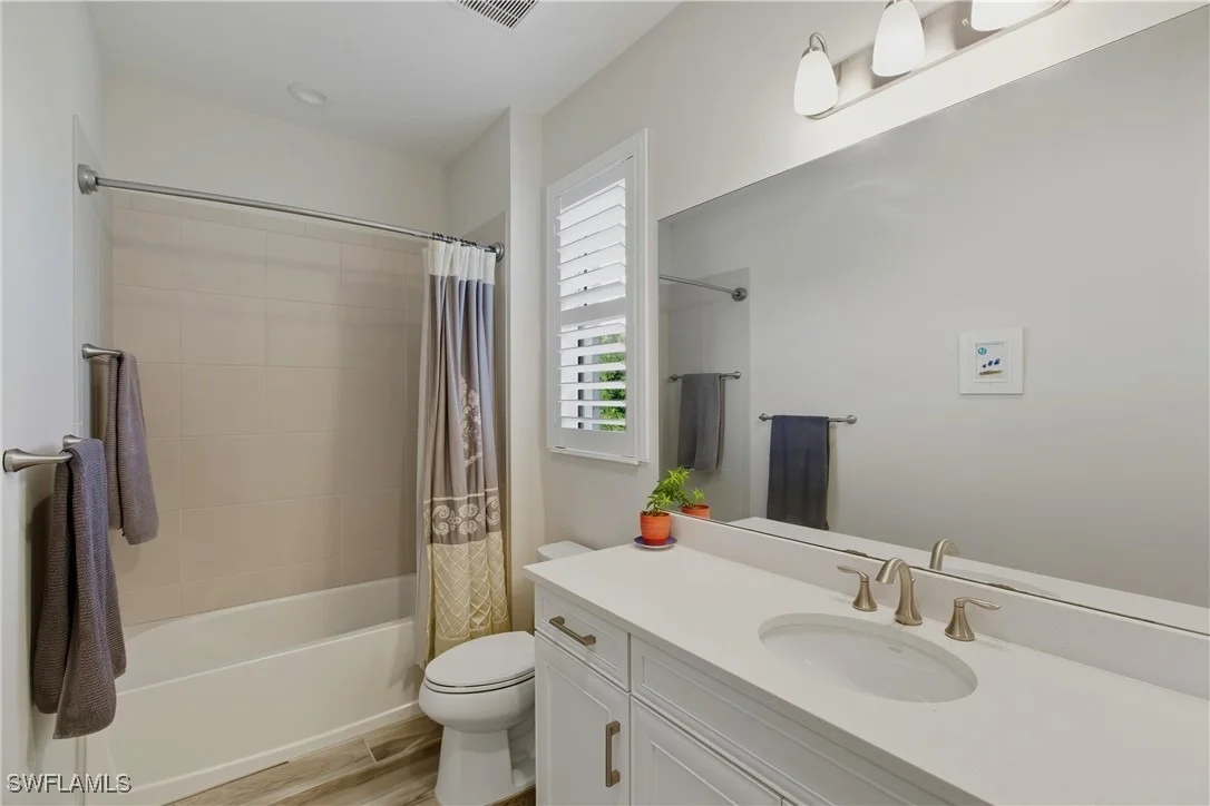 Photo of Unit 1908 at 6947 Avalon Circle